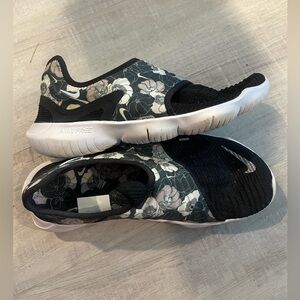 Nike Free Flyknit 3.0 Running Shoe Black Floral Slip-On Sneakers